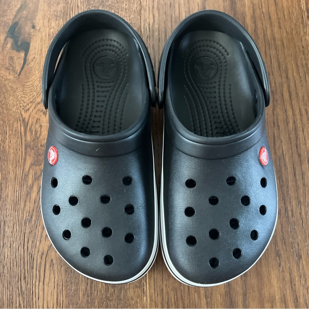 Crocs Crocband Clog Black/White Unisex Men’s 6 Women’s 8 Sandals Slip On EUC - Picture 3 of 9